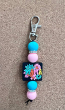 Load image into Gallery viewer, Mama beaded keychain
