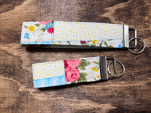 Load image into Gallery viewer, Red Rose Patchwork Fabric Wristlet
