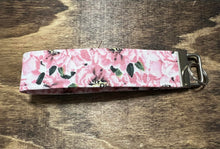 Load image into Gallery viewer, Rose Floral Fabric Key Chain
