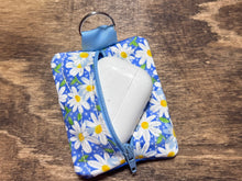 Load image into Gallery viewer, Blue Daisy Zipper Pouch
