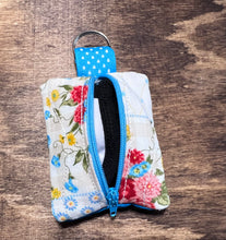 Load image into Gallery viewer, Pioneer Woman Sweet Rose Patchwork zipper pouch
