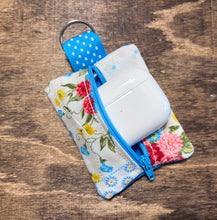 Load image into Gallery viewer, Pioneer Woman Sweet Rose Patchwork zipper pouch
